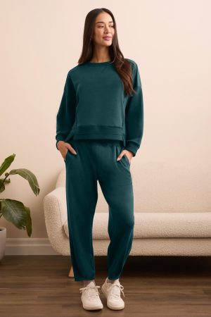 Butter Soft Hi-Low Hem Crew Neck Top-Silverpine