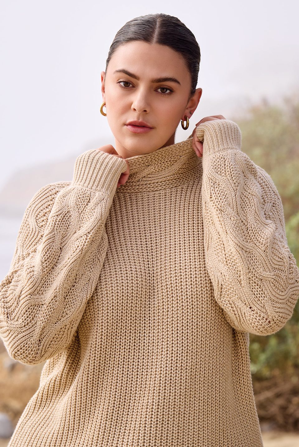 Cable Knit Mock Neck Sweater-H latte