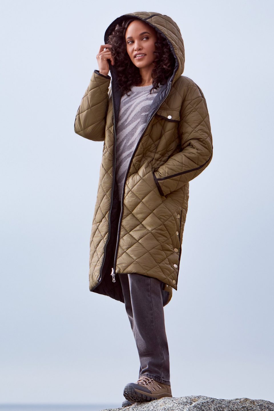 Reversible Quilted Hooded Puffer Jacket-Ivy