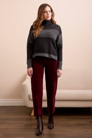 2-Tone Turtleneck High Low Sweater-Black