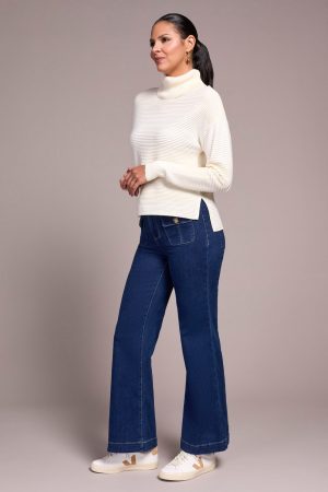 2-Tone Turtleneck High Low Sweater-Cream