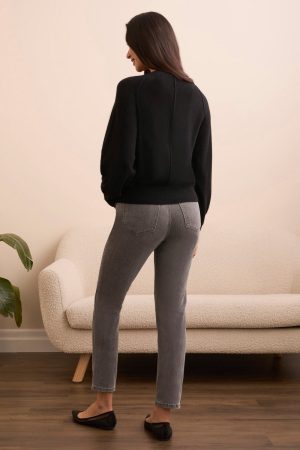 Signature Cashmere Sweater-Black