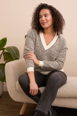 Lightweight Textured-Knit V-Neck Sweater-Cream