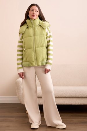 Quilted Puffer Vest With Removable Hood-Wasabi