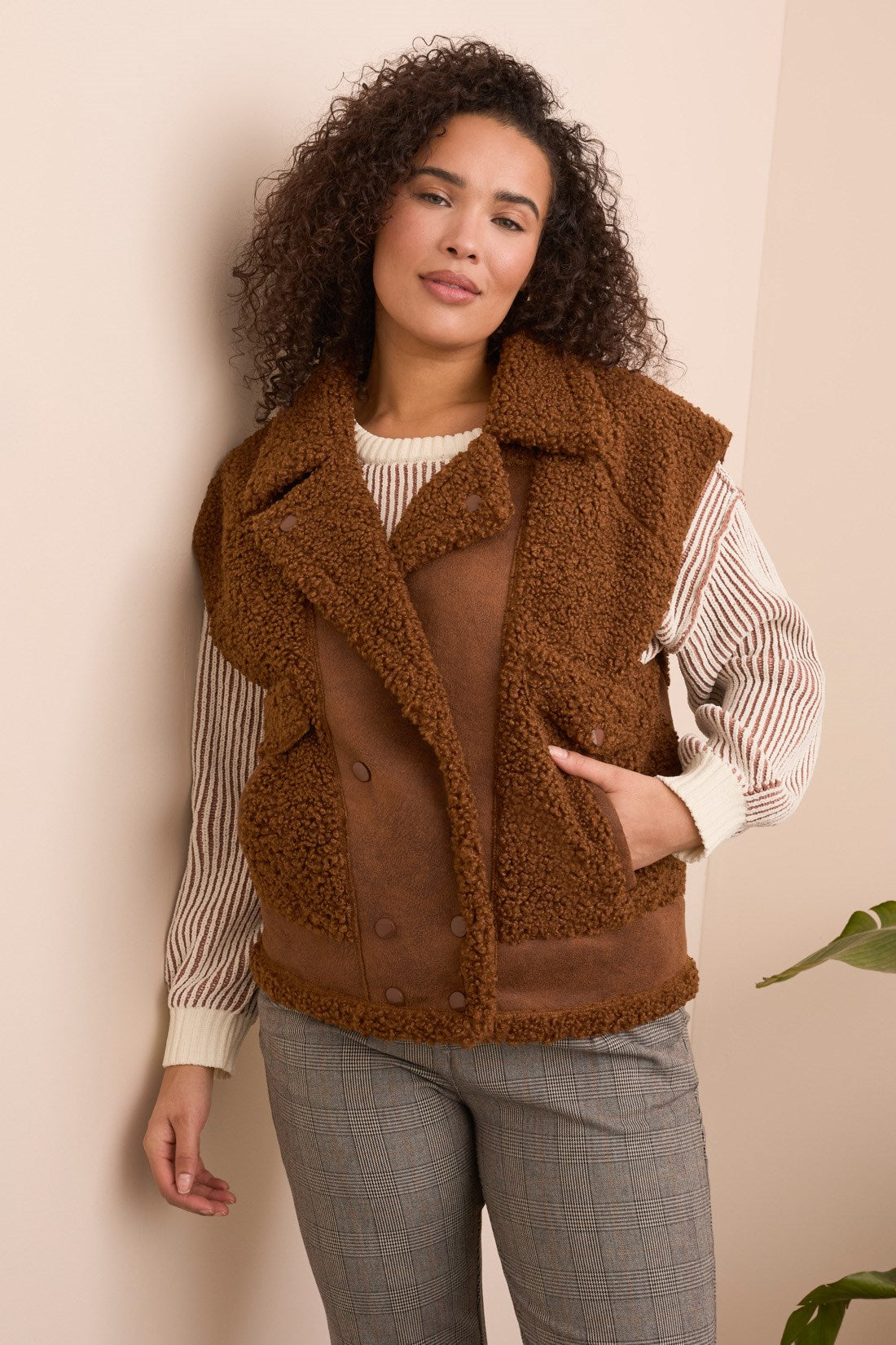 tribal-sleeveless-sherpa-vest-dk-anise-112-5633o3262.jpg