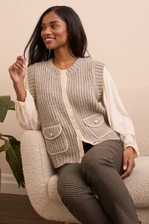 Cozy Sleeveless Knit Vest With Hidden Buttons-H sandstone